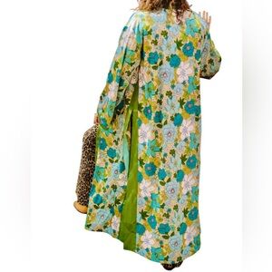 GIFTABLE NWT Stunning Boho Reversible Duster